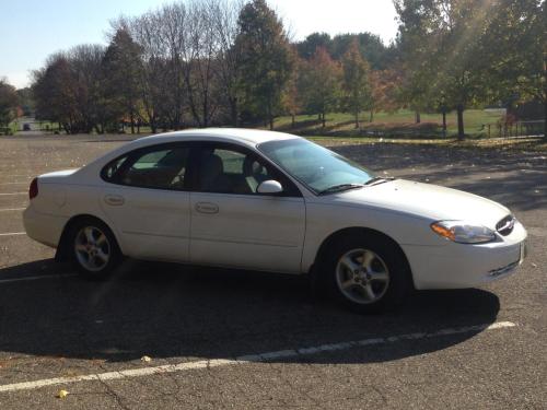 2001-Ford-Taurus-02