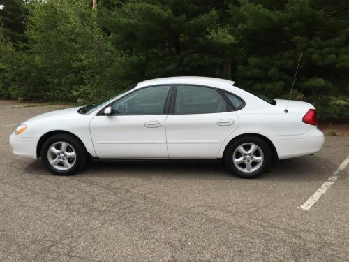 2001-Ford-Taurus-13