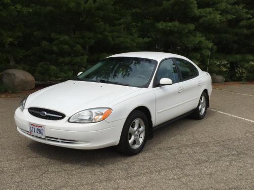 2001-Ford-Taurus-17