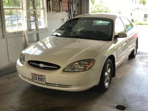 2001-Ford-Taurus-22