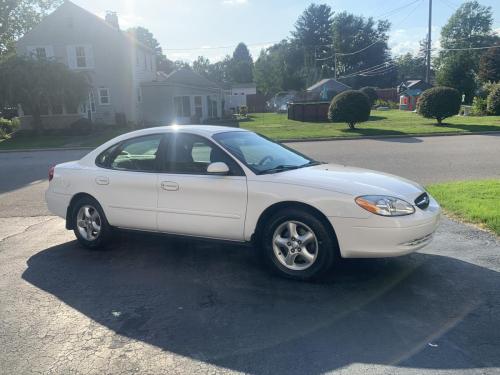 2001-Ford-Taurus-33