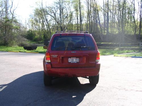 2005-Ford-Escape-05