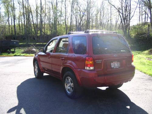 2005-Ford-Escape-07