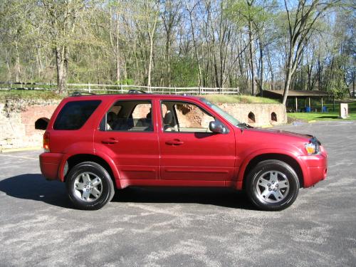 2005-Ford-Escape-12