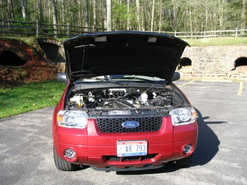 2005-Ford-Escape-24