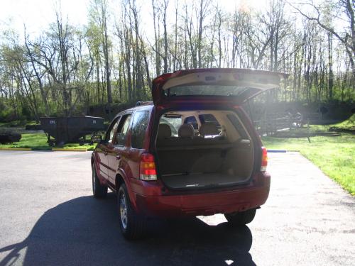 2005-Ford-Escape-26