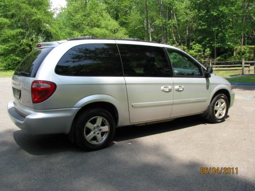 2007-Dodge-Caravan-03