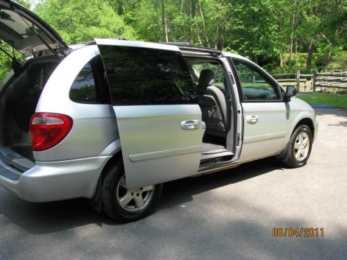 2007-Dodge-Caravan-13