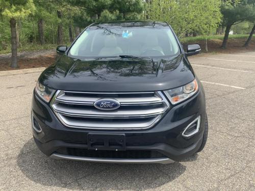 2015-Ford-Edge-03