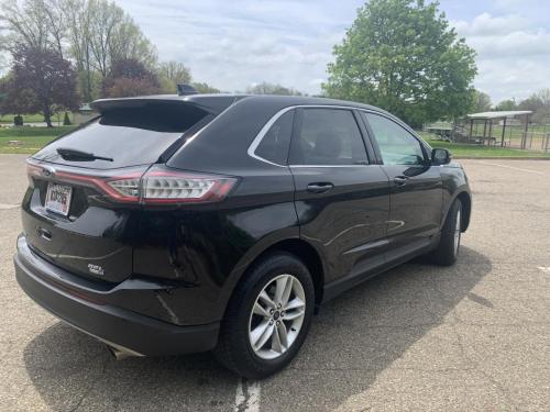 2015-Ford-Edge-06