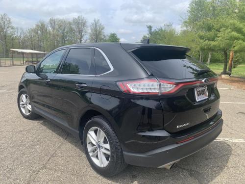 2015-Ford-Edge-08