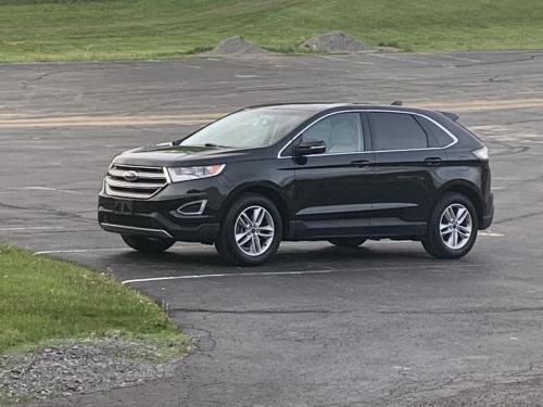 2015-Ford-Edge-27